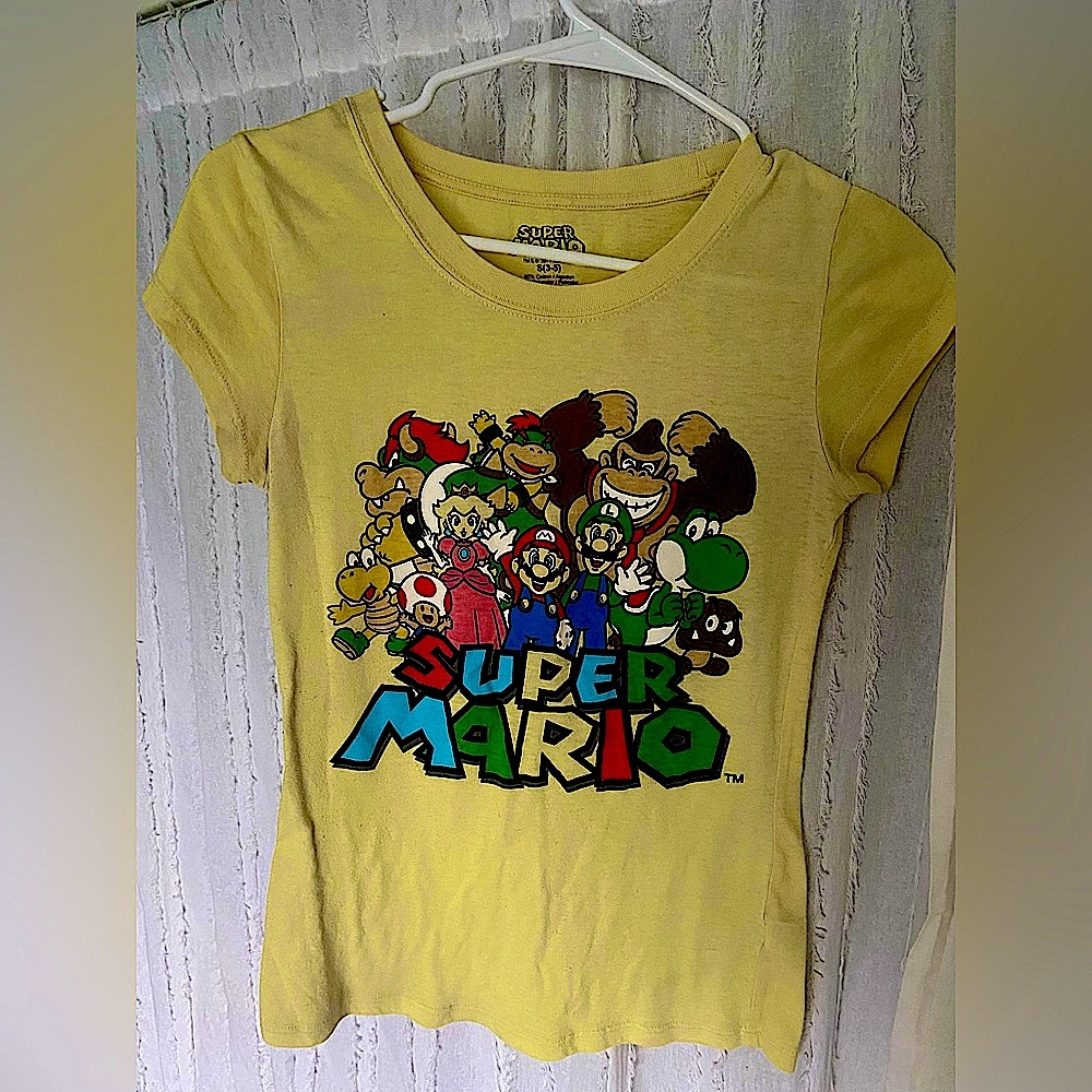 Super Mario graphic tee shirt